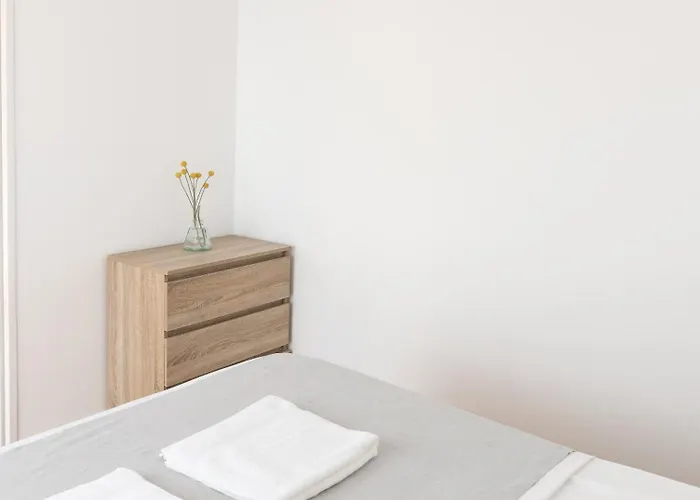 Apartment 3 *